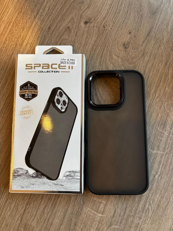 Funda negra edicion especial (iPhone 13 a 16 Pro Max).